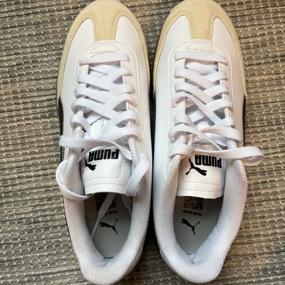 Puma Women’s 9.5 - Picture 4 of 9